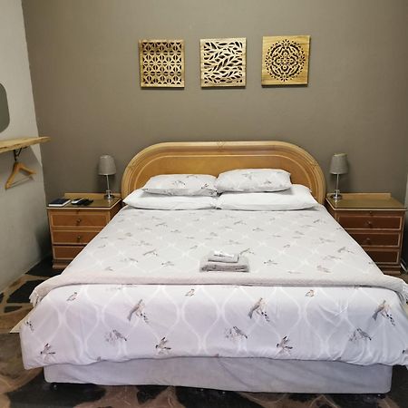 Macnut Bed And Breakfast Mbombela Zimmer foto